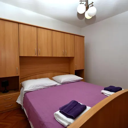 Apartments Crni Ante Primošten